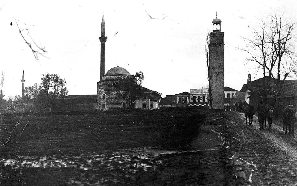 Kur Tirana ishte një “fshat” me kullë sahati sahati tiranes