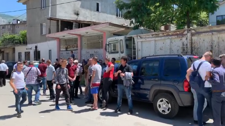 Sulmet në KZAZ, Gjykata e Dibrës cakton masën e sigurisë për 13 të arrestuarit sulmet diber
