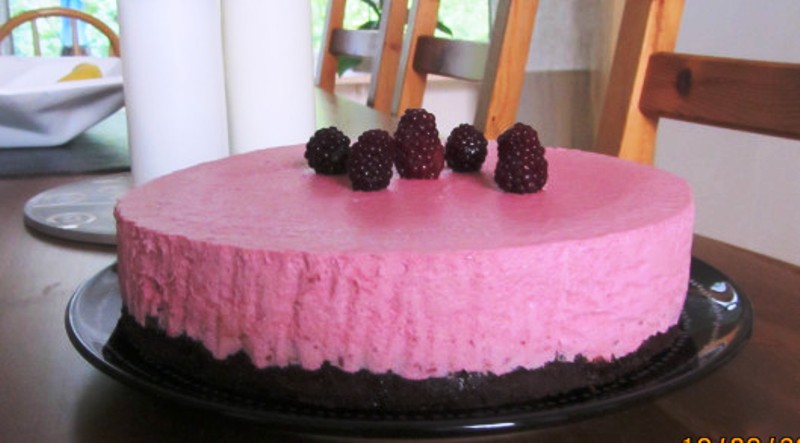 Recetë/ Tortë me manaferra tort