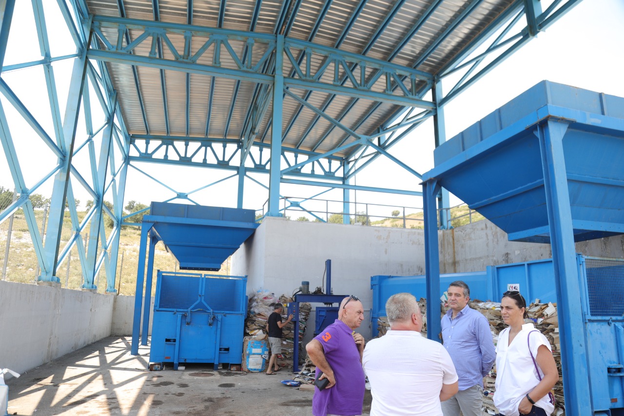Inaugurohet fillimi i punimeve në stacionin e transferimit të mbetjeve në Vumblo, Himarë 1a257151 683c 4dce ae29 d7fb4d6f4d74