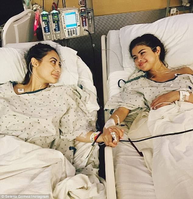 I dhuroi veshkën për t’i shpëtuar jetën, Selena Gomez nuk i flet më shoqes së fëmijërisë 1 Selena 2
