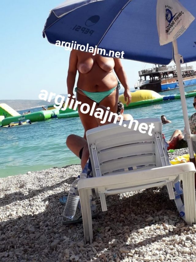 Turistja italiane lakuriq 1