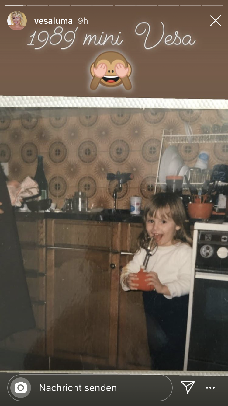 Fotot/ Shihni Vesa Lumën si dukej kur ishte e vogël, e sigurt që do t’ju pëlqej! 1 Vesa 2