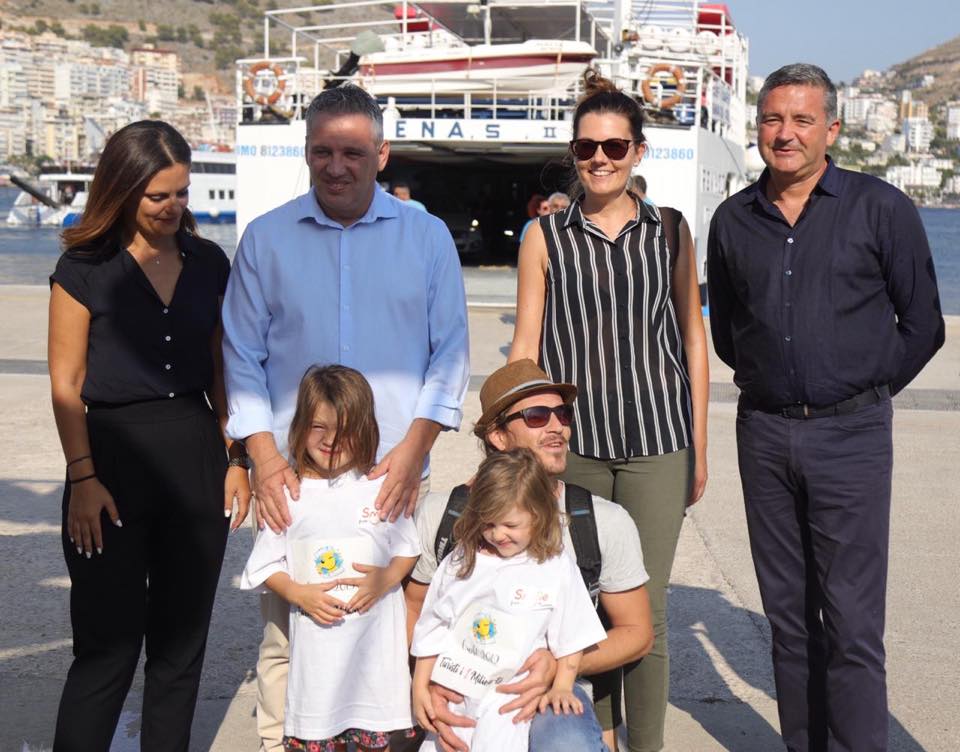 “Kjo është turistja e 1 miliontë që viziton Shqipërinë”, Rama poston foton e vogëlushes 3 Vogelushja 4