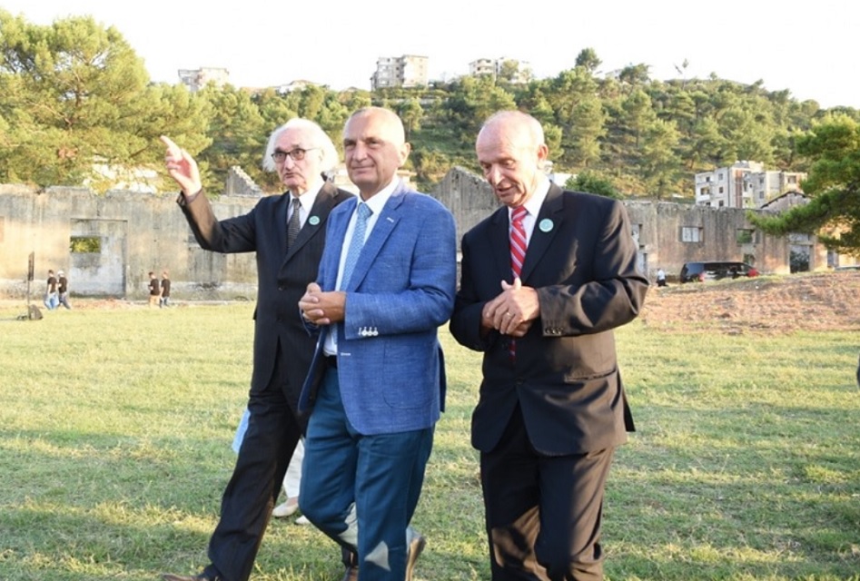 “Të çlirohemi nga makthi i rikthimit të çdo diktature”, Meta mesazh të fortë: Kurrë më kthim pas meta 7