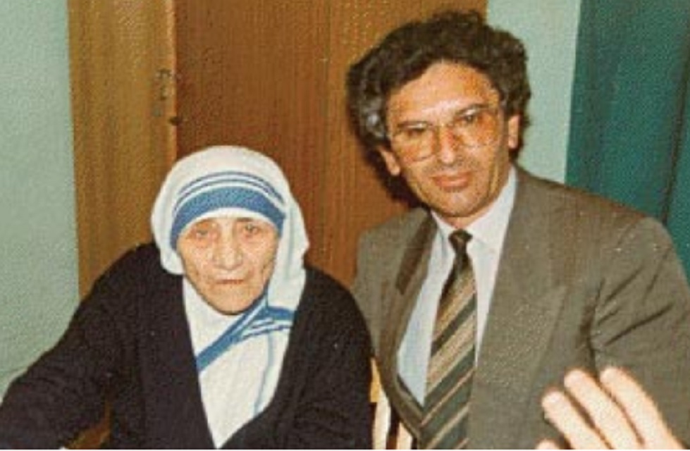 “Ardhja e saj s’do kalojë pa bujë…” Dosja sekrete për Nënë Terezën nene tereza 1989