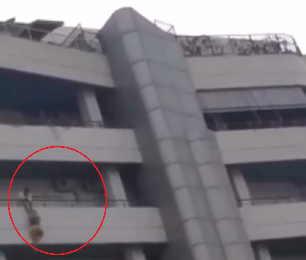 Burri në Vlorë kap gruan ne çastet e fundit, tentoi të hidhej nga pallati (Video) pallati