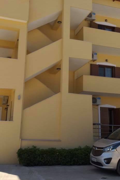 Bllokohen hotele e shtëpi me pamje nga deti në Sarandë, Rama: S'kishin paguar detyrimet 8 sarande 8
