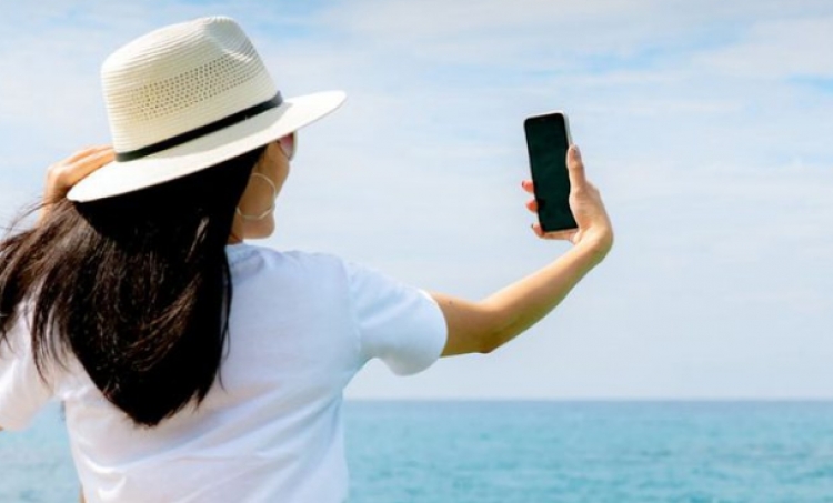 Ata që bëjnë ‘selfie’ nuk janë domosdoshmërisht narcistë, thotë shkenca selfie