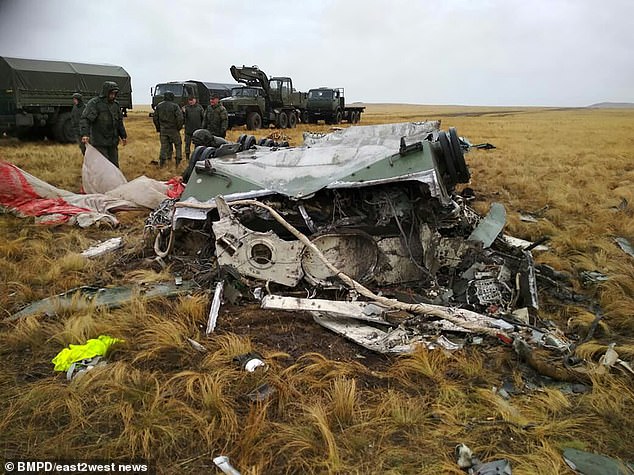Tanket rusë bien nga mbi 1500 metra dhe shkatërrohen plotësisht 5 18811312 7493437 Russia s Defence Ministry said nobody was on board the transport a 20 1569223291884