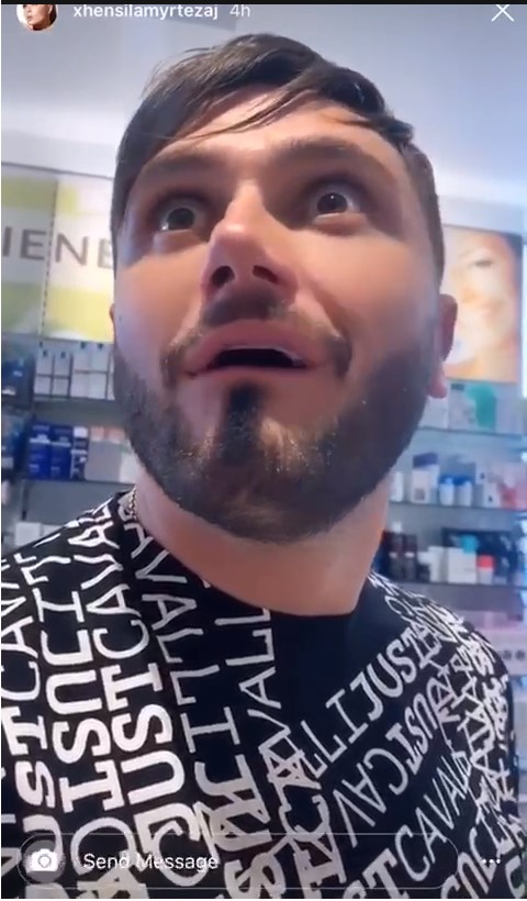 Foto/ Hyn në farmaci si "skifter", Bes Kallaku tmerron italianët 1 5d835a7daebdcScreenshot 19