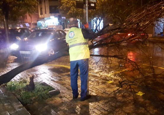 Stuhia në Tiranë, Veliaj apel qytetarëve: Minimizoni lëvizjet. Në rast rreziku/nevoje telefono 112 70676729 10157688563516926 6198137295644655616 n