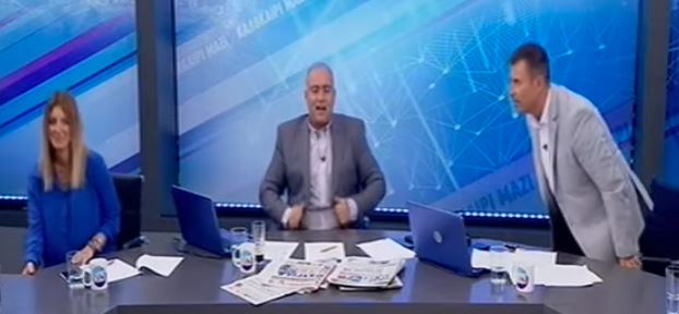 VIDEO / Gazetari grek bie nga karrigia gjatë transmetimit live Capture 3