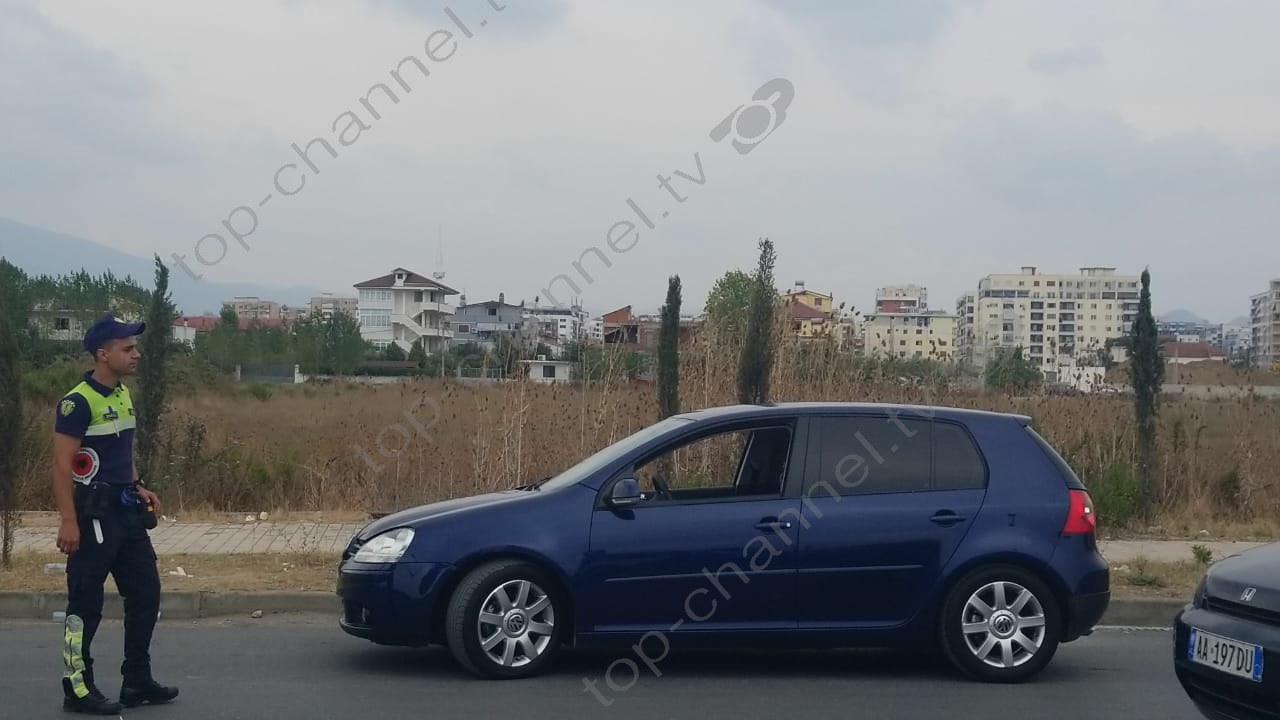 Kujdes, nëse keni makinë me xhama të zinj! Policia po bën “namin” me gjoba 2 Gjoba 3