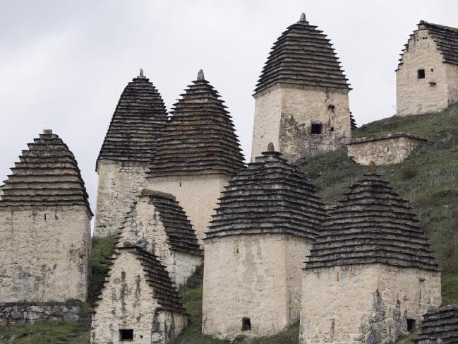 “Qyteti i të Vdekurve”, misteret e varreve të 10 mijë trupave /Foto/ 1 Kaukaz