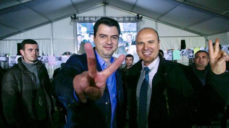 Basha e përjashtoi, reagon dhëndri i Berishës: Hero i demokracisë, burri më i ndershëm në vend Malltezi1