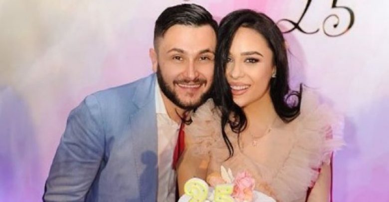 Bes Kallaku tregon çfarë fshihet pas surprizës që i bëri Xhensila për 2-vjetorin e martesës, do shkriheni së qeshuri! Xhensila