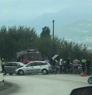 Bilanc tragjik/ 4 të vdekur nga përplasja e fuqishme e makinave në Elbasan (VIDEO) aksident elbasan 2