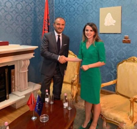 Hajdari takim me ambasadorin e BE, zbardhen 2 pikat kyçe që diskutuan 1 ambasadorja