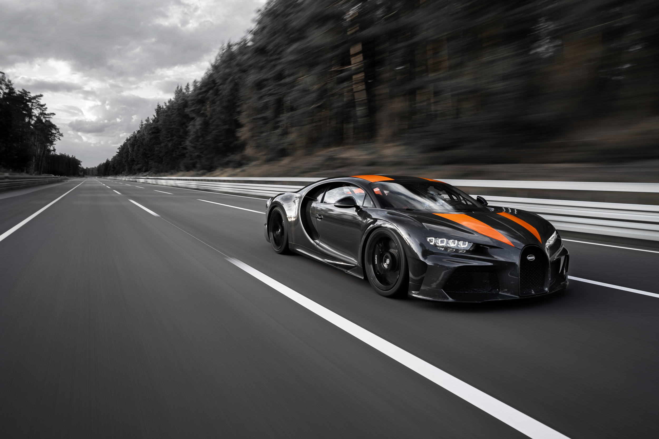 bugatti chiron 304 mph 1