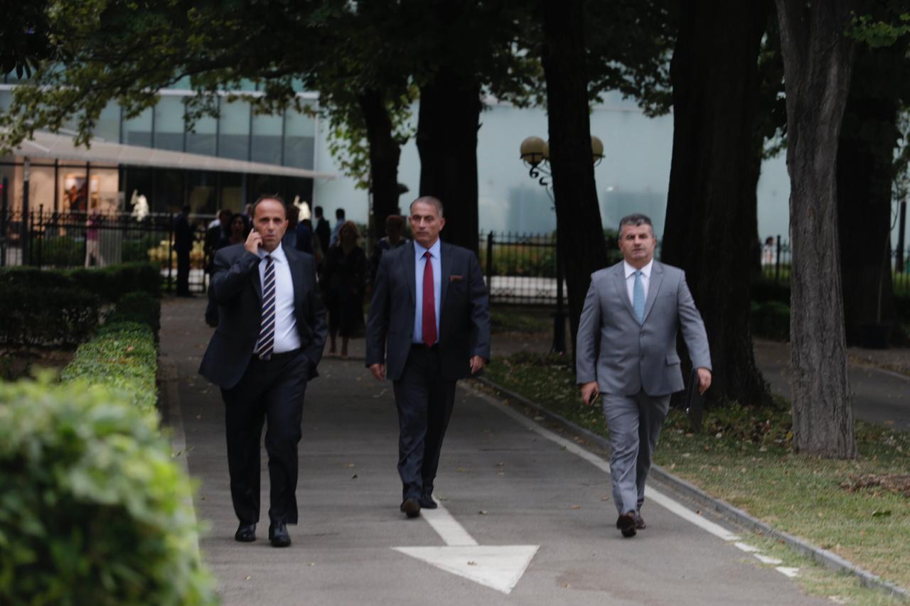 deputete parlament 14
