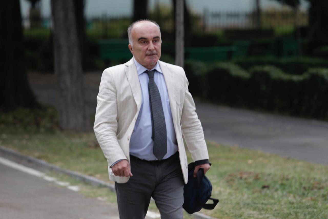 deputete parlament 21