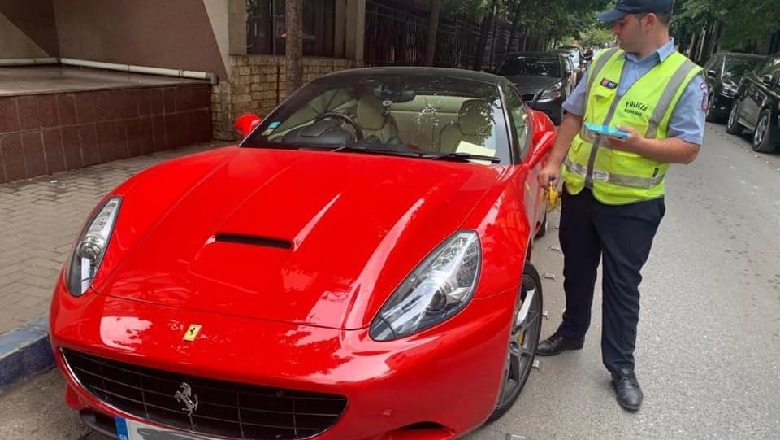 Gjobitet 'Ferrari' i parkuar gabim, Veliaj: Bo bo bo, sot notën '4' 1 ferrari 1