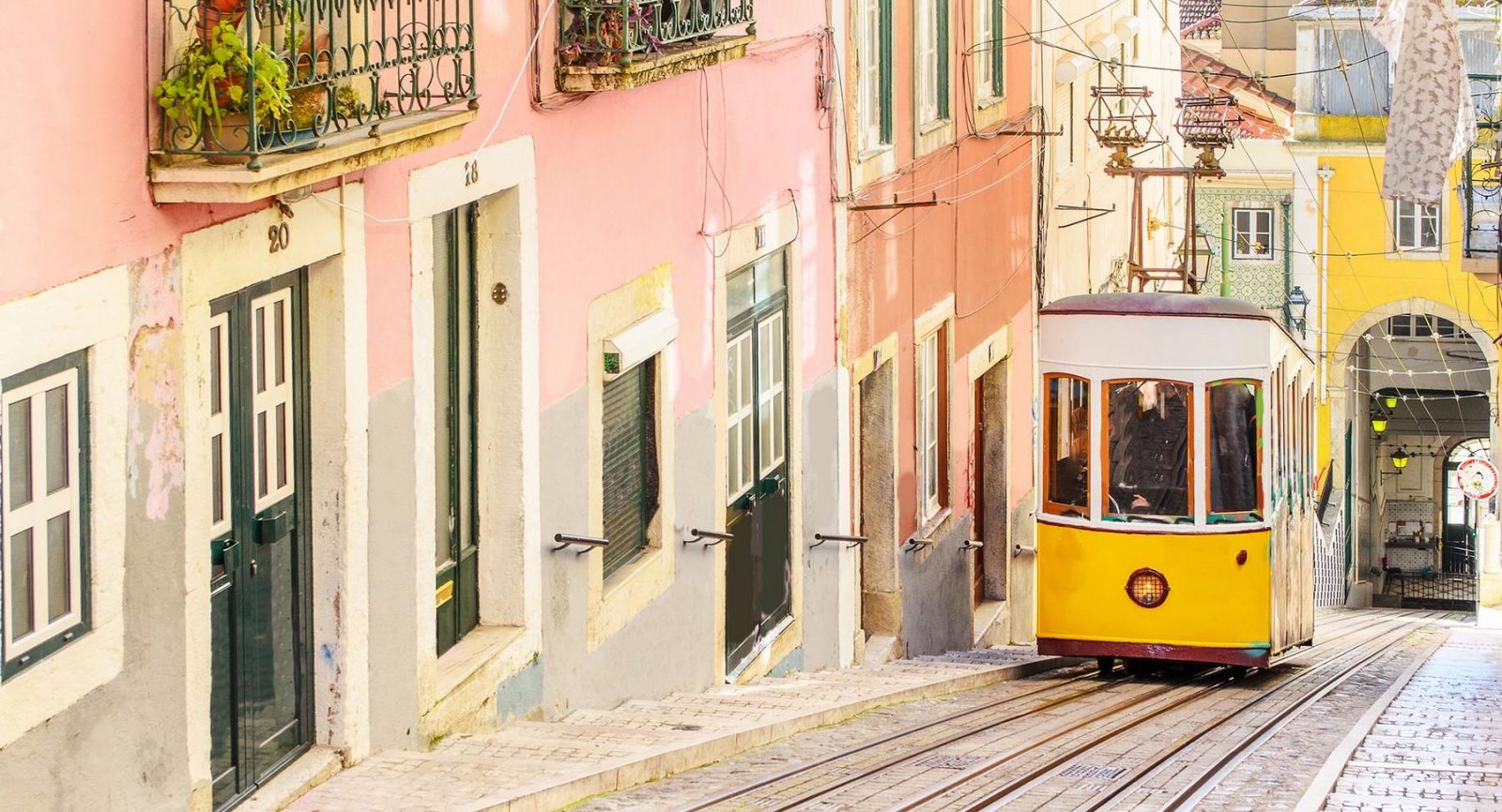 Lisbona, qyteti i të gjithë stineve/ Ja 7 arsyet pse ia vlen të vizitohet 3 lisbon travel reader 3