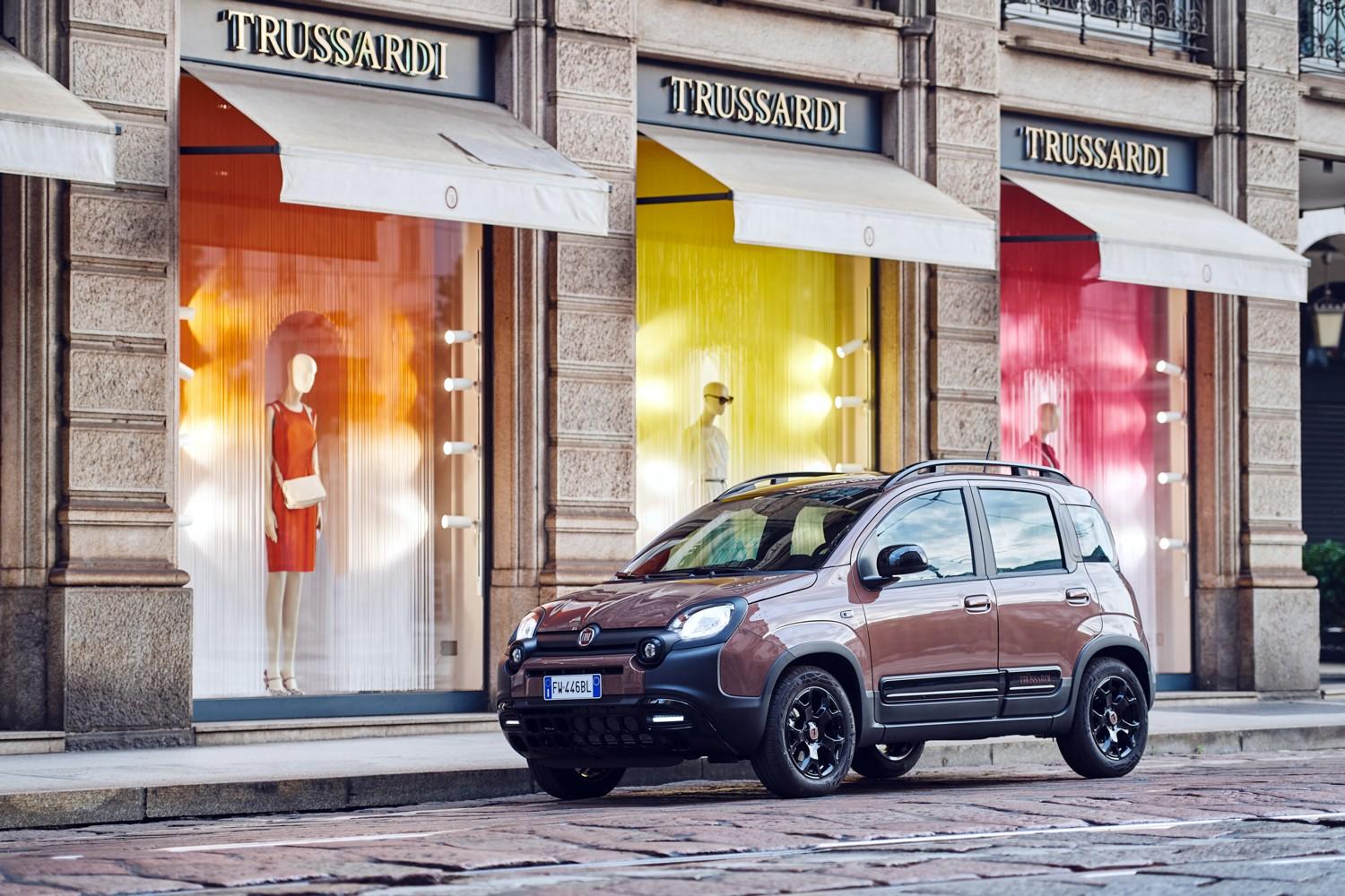 Jo vetëm modë veshjesh po dhe makinash, kjo është Panda Trussardi (FOTO) 8 pand1