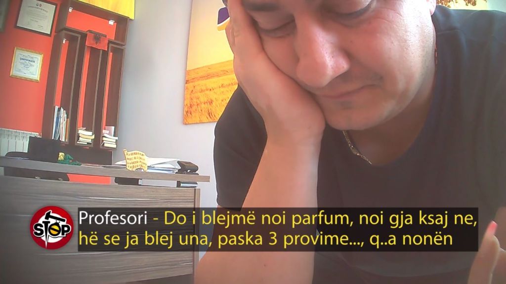 Profesori në Elbasan i kërkon favore seksuale studentes: Kur të ikin “miqtë” do vish e përgatitur? profesori