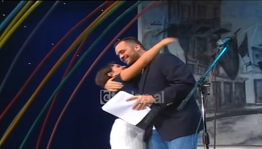 Video / Kur Monika Kryemadhi plot emocione i thurte lavde Edi Ramës: Fitove, ke rininë me vete rama mona
