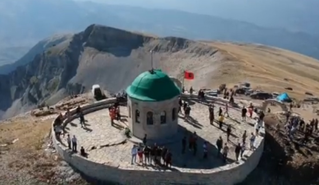 Reportazh/ Jo vetëm vend i shenjtë, Mali i Tomorrit i ka sytë tek ...