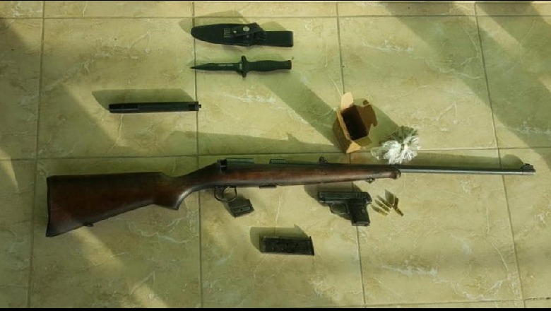 Mbante armë të ftohta, pushkë, fishekë…në pranga 33 vjeçari nga Kamza 1570265828 arma