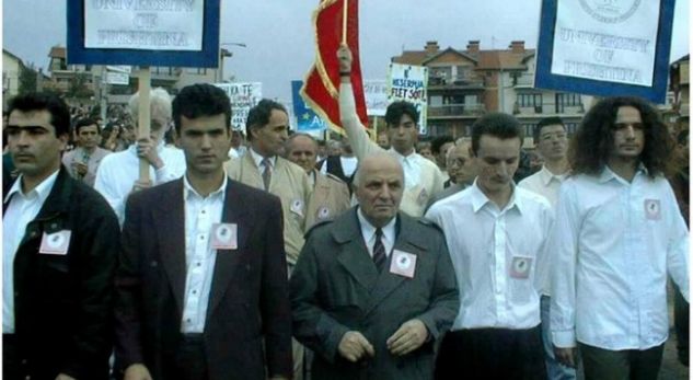 Foto të rralla...ndryshimi i Albin Kurtit në vite 'i pabesueshëm' 12 1570469926 kurti13