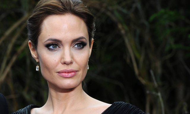 Angelina Jolie rikthehet në publik me një pamje mbreslënëse 640 0 5d9c5798d2c1d 1