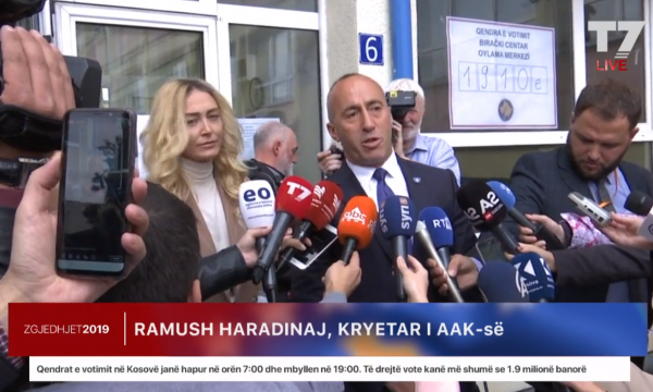 Ramush Haradinaj voton së bashku me bashkëshorten 71518615 430223067694288 1262564752589062144 n