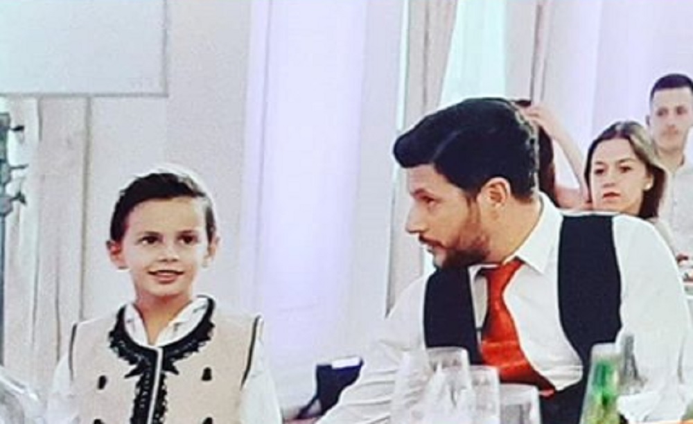 “Luan mendsh” Ermal Mamaqi, Joeli e inkurajon Ermal Mamaqi 1