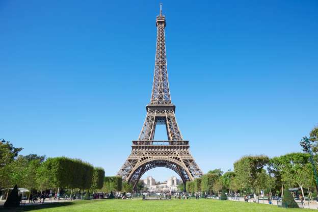 Pandemia ndali turistët, ndryshon “pamje” kulla Eiffel Kulla Eiffel
