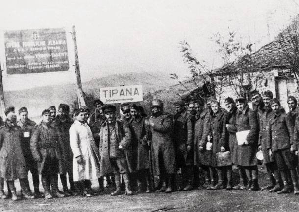 Fotot e rralla nga lufta italo-greke në tokën shqiptare, thirrja për të marshuar drejt Tiranës 6 Lufta italo greke 6