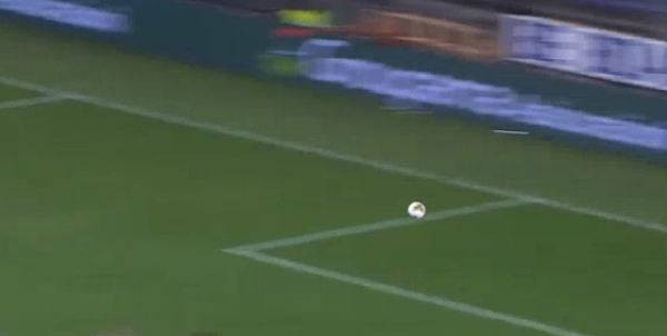 Mund të quhet gafa e viti dhe i ndodh portierit të Milanit, pëson gol nga 35 metra lartësi 2 Milan 3