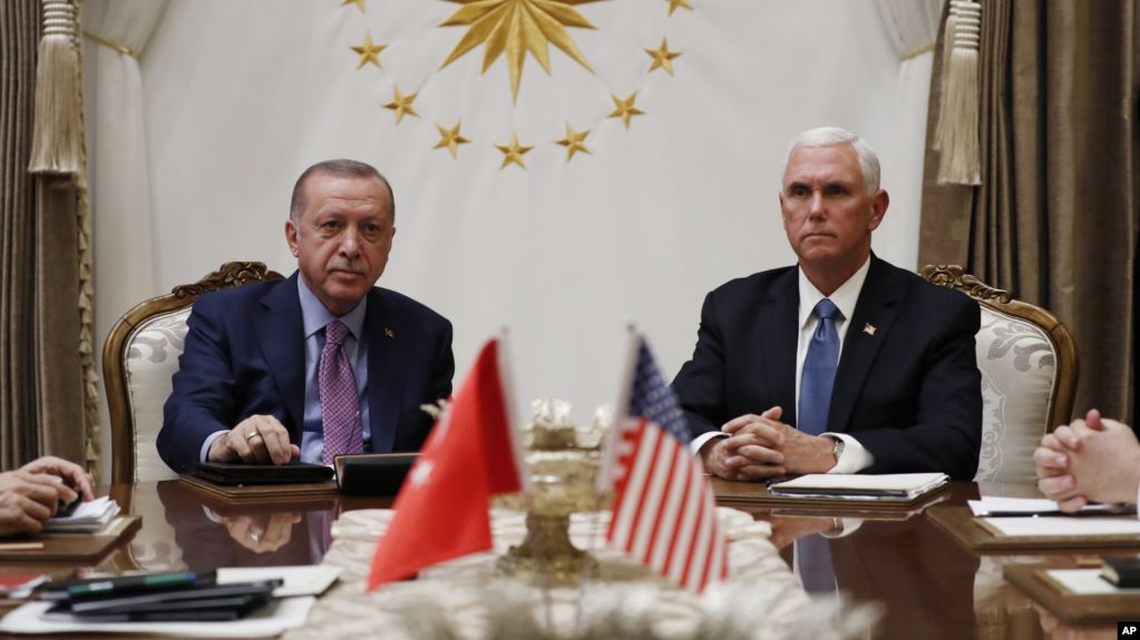 SHBA-Turqi bien dakort për armëpushim në Siri Recep Tayip Erdogan dhe Mike Pence
