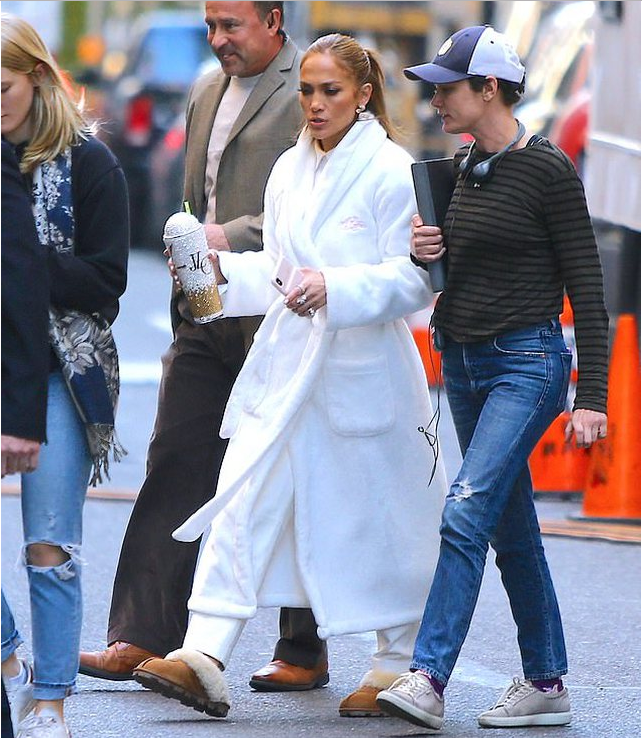 Jennifer Lopez "çmend" kalimtarët, shëtit rrugëve me robdishan 1 adada