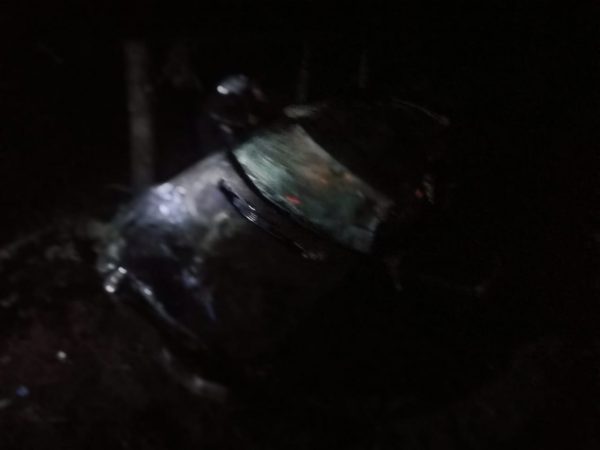 Makina del nga rruga dhe bie në kanal, 1 i vdekur dhe 2 të plagosur në Fier aksi