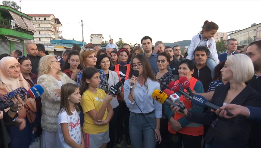 Basha "sfidon" Kodin Penal dhe policinë, bllokon rrugën te "Astiri". Ja sa vite burg rrezikon 1 basha protesta unaza 1