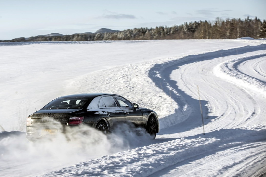 Ide e re për luksin sportiv, njihuni me Bentley Flying Spur 3 bent2