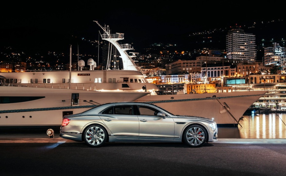 Ide e re për luksin sportiv, njihuni me Bentley Flying Spur bent4