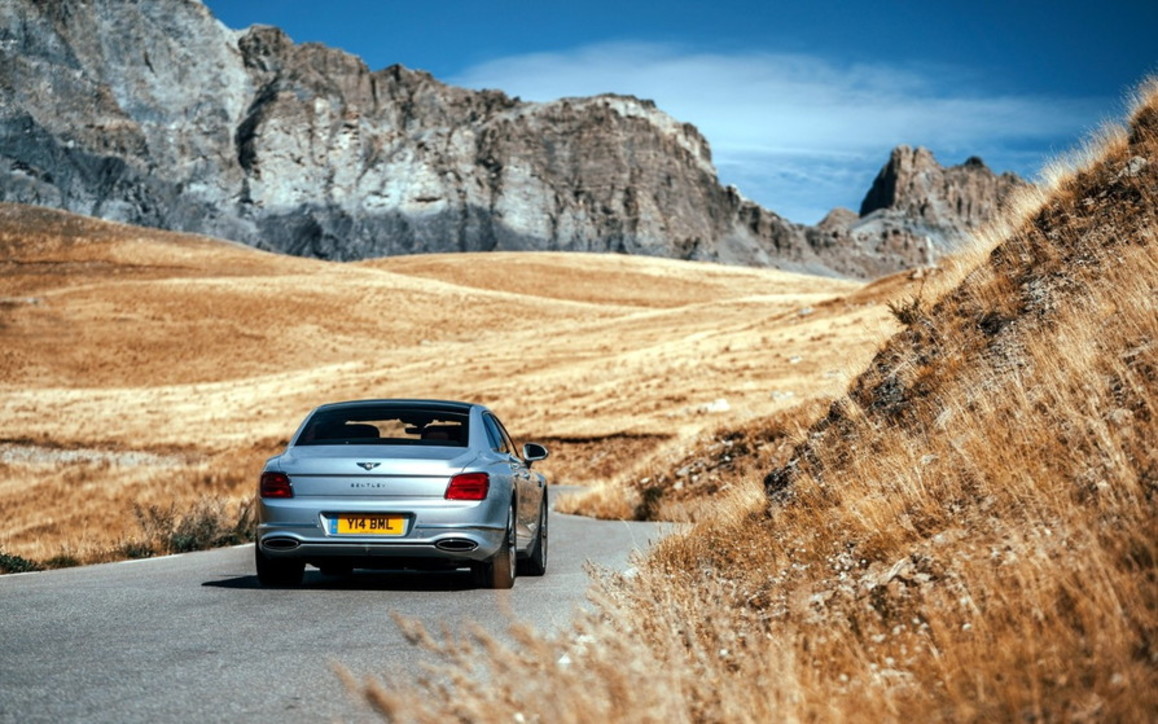 Ide e re për luksin sportiv, njihuni me Bentley Flying Spur 1 bent5