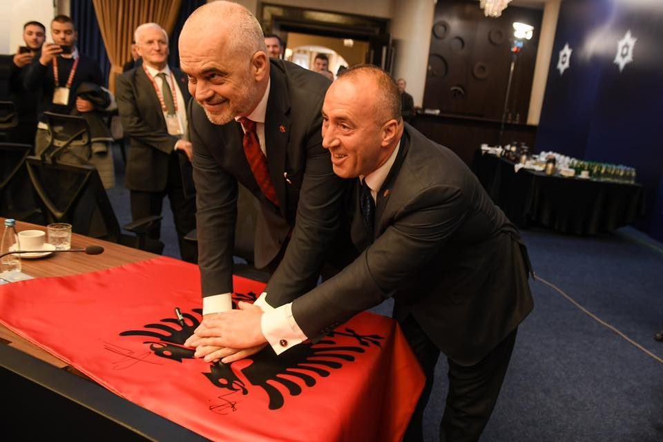 Rama padi Ramush Haradinajt për shpifje: Gjyqi në gjykatat në Kosovë ediramaramush 960x640