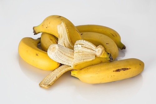 Mos i hidhni lëkurat e bananeve, ja për çfarë mund t’i përdorni! lekura banane