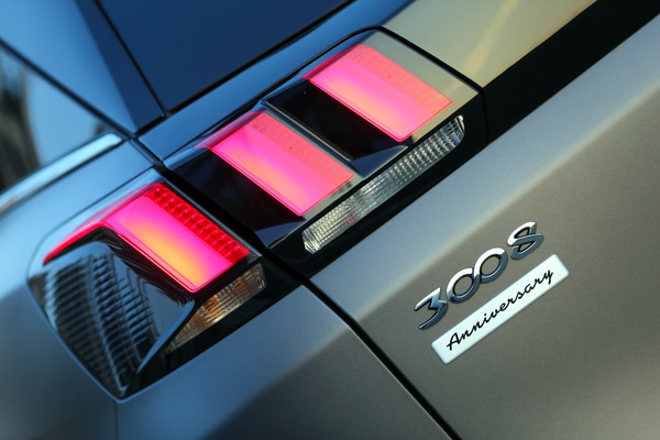 Për Peugeot 3008 vjen modeli "Anniversary" (FOTO) 3 pezho3